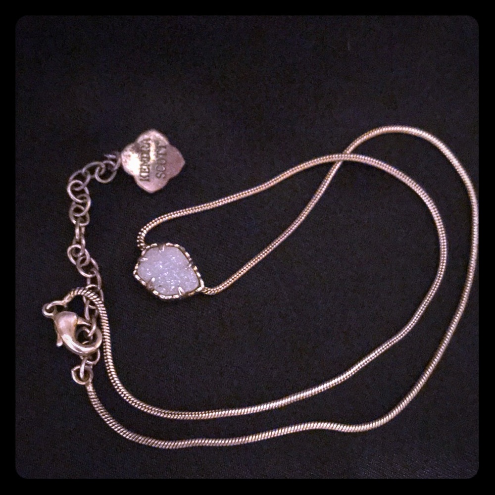 Authentic Kendra Scott Mara Necklace